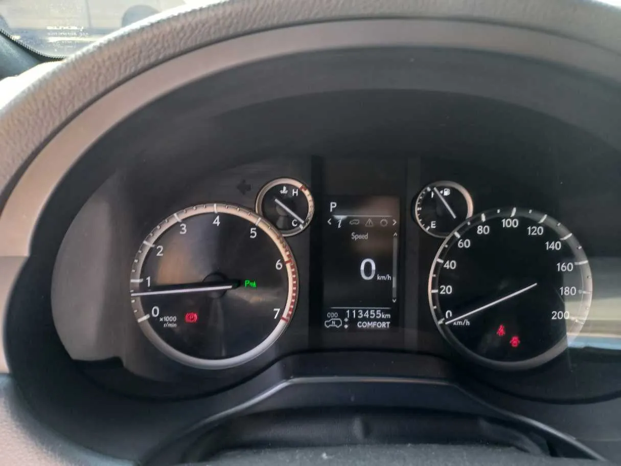 Car image 20
