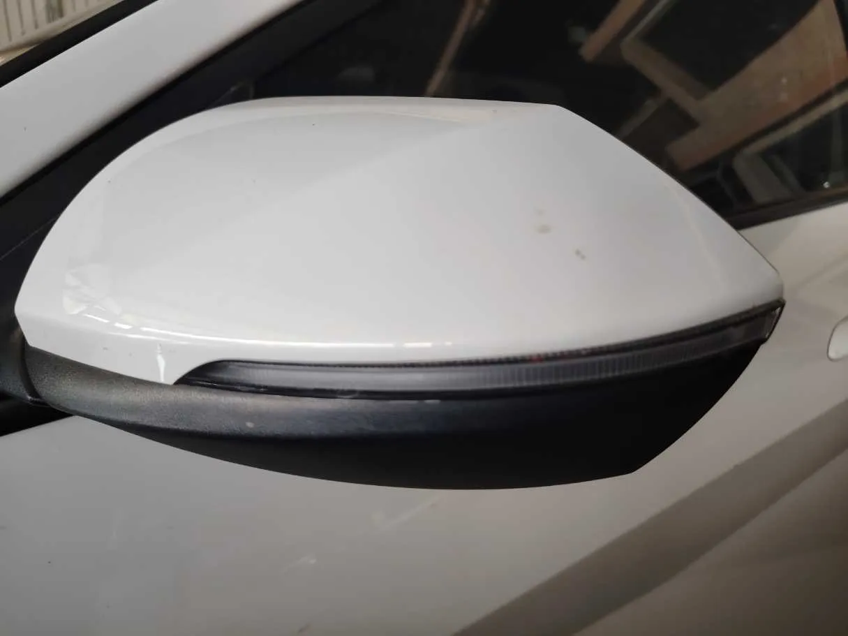 Car image 24