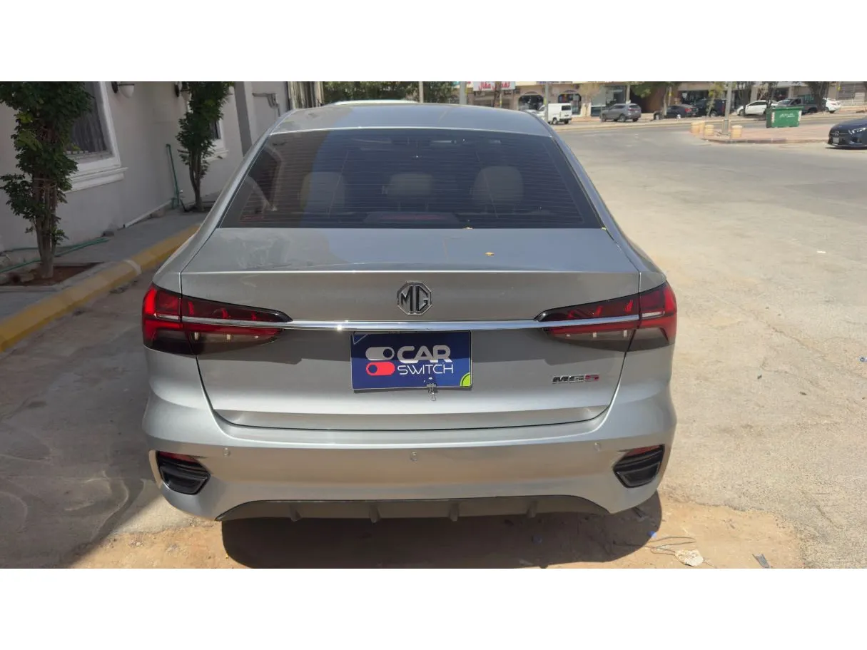 Car image 6
