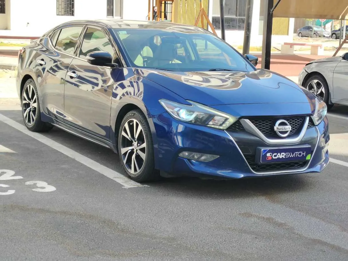 Car image 3