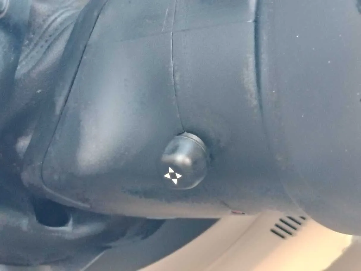 Car image 27