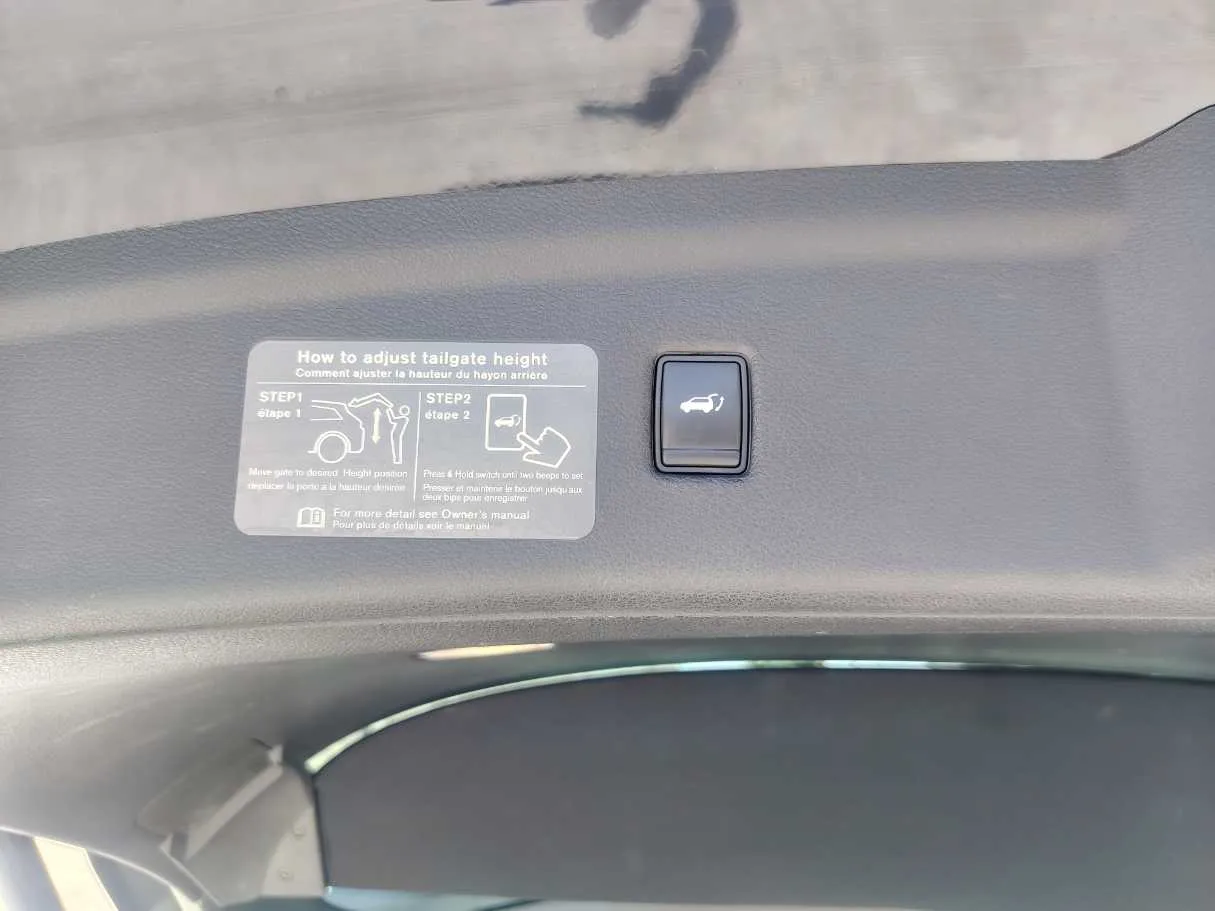 Car image 25