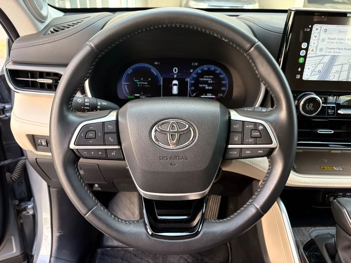 Car image 25