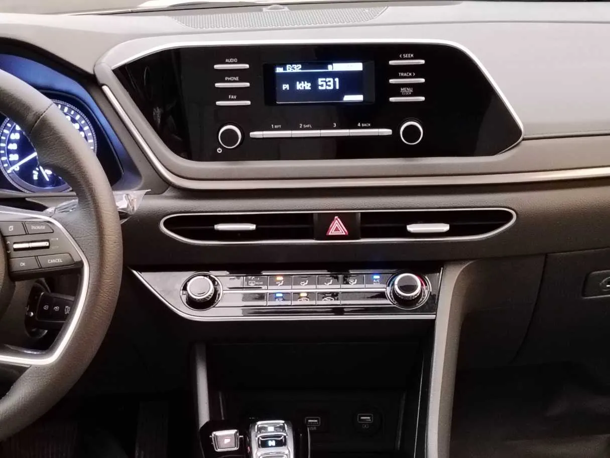 Car image 21