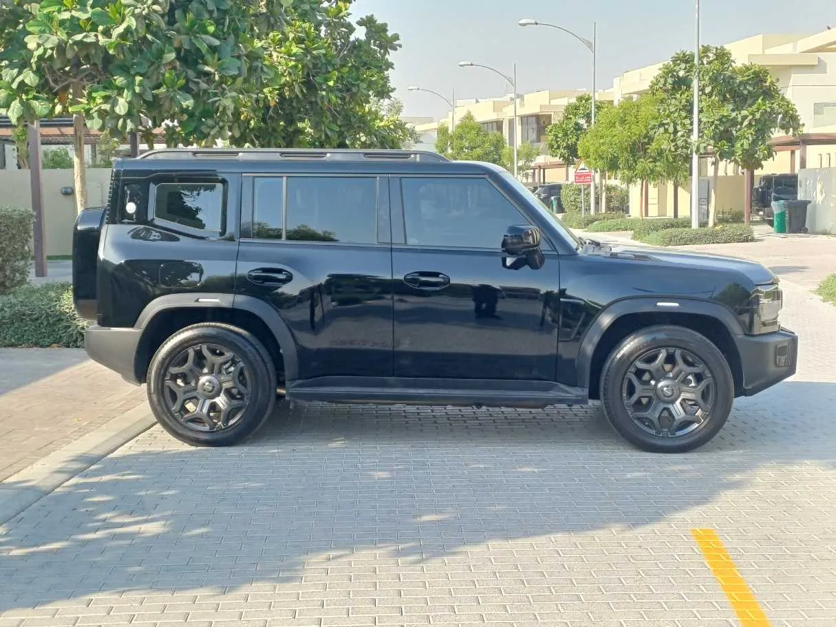 Car image 8