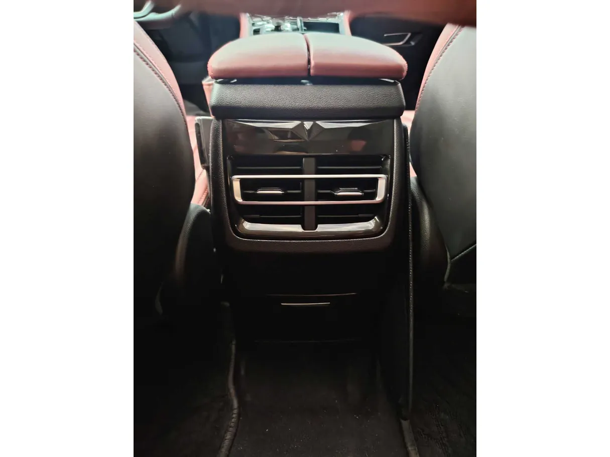 Car image 29