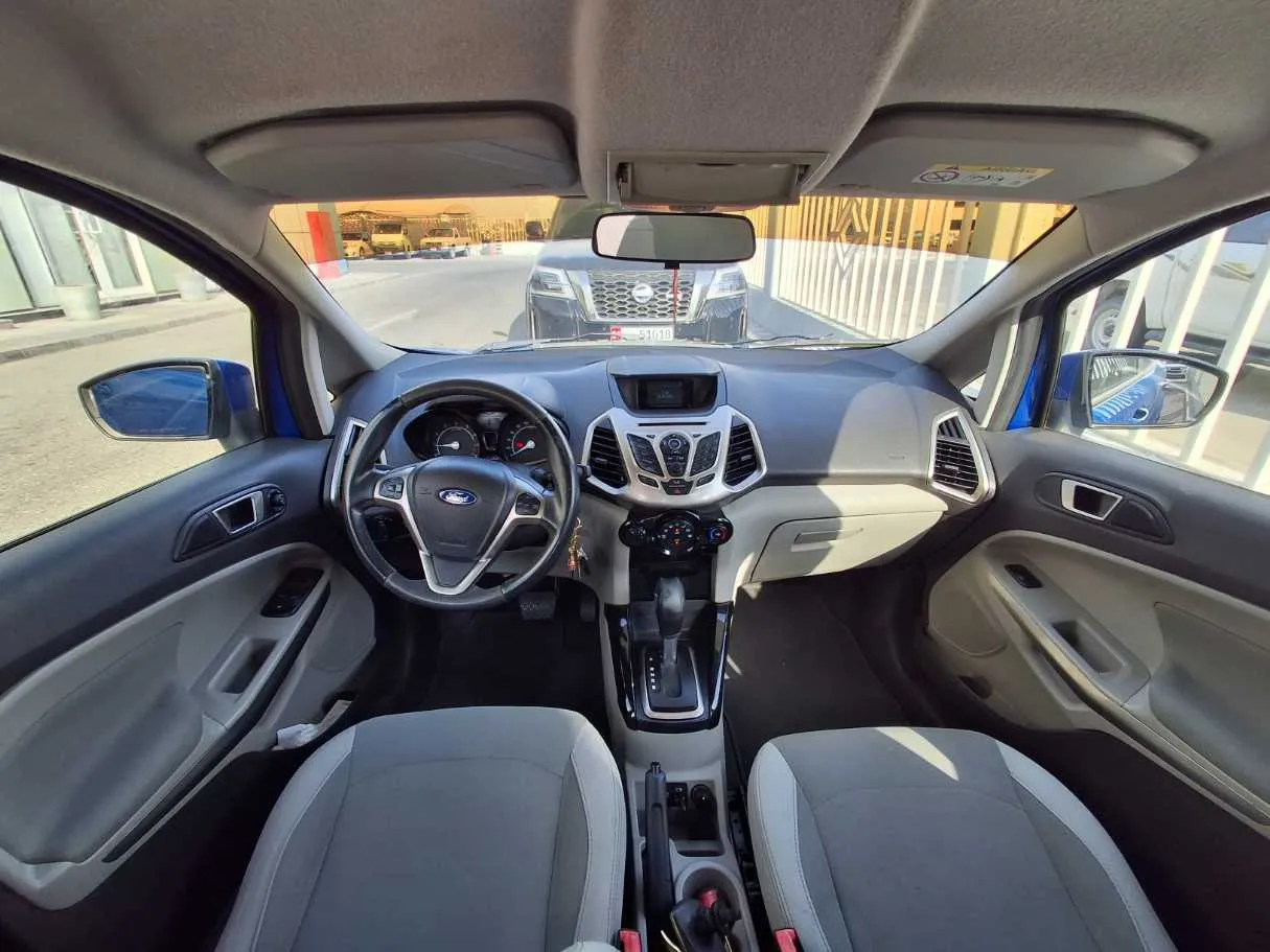 Car image 14