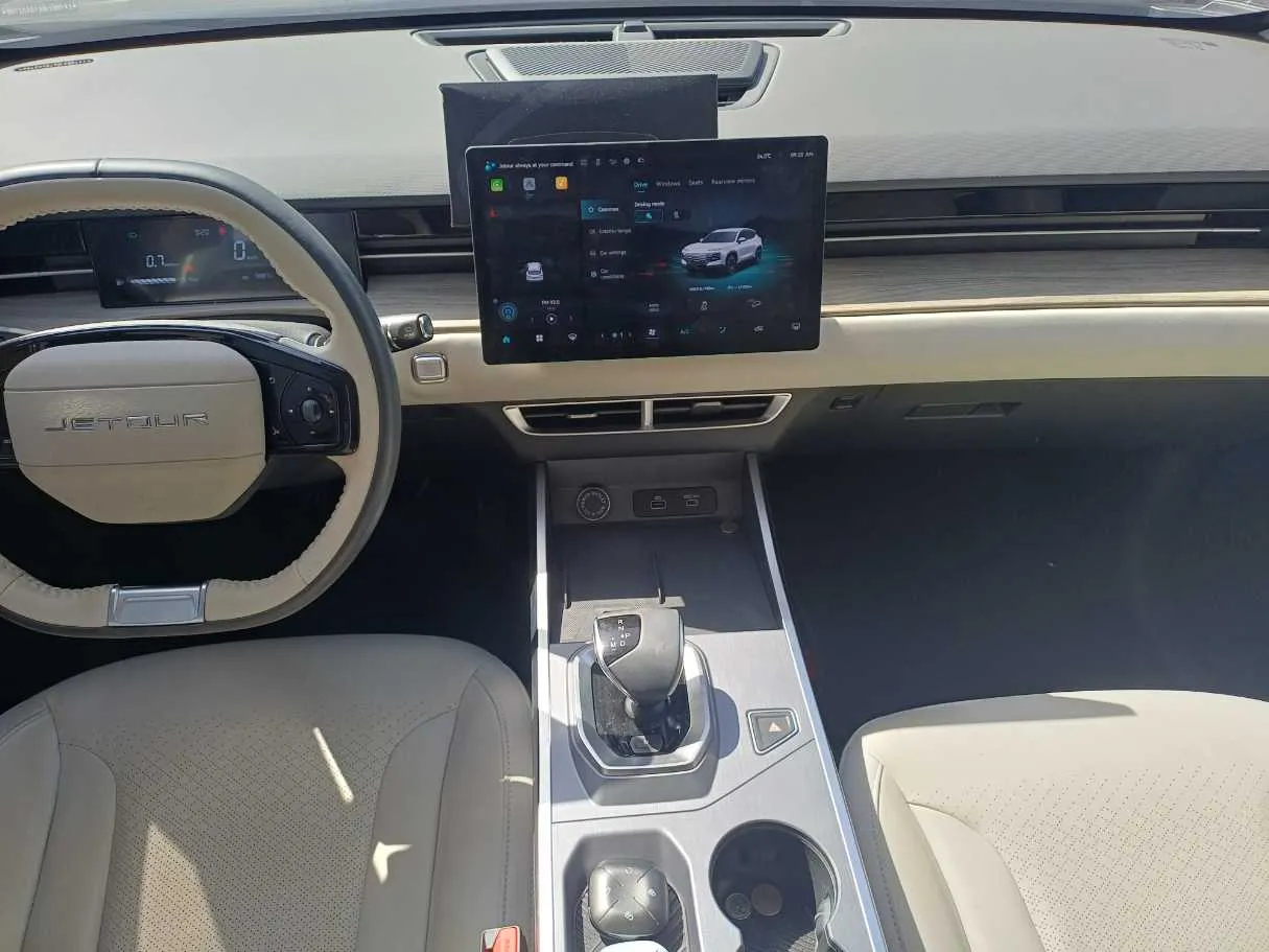Car image 15