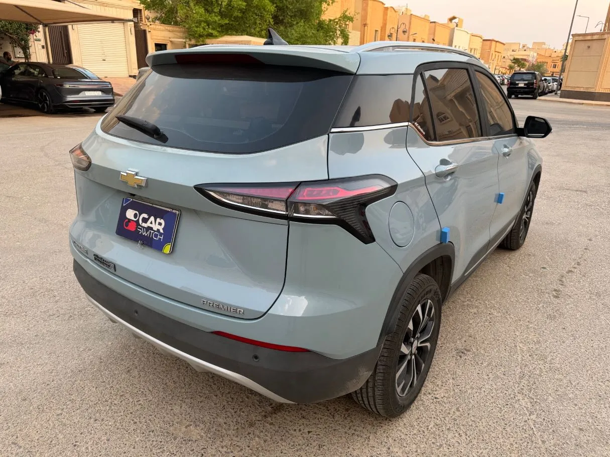Car image 5