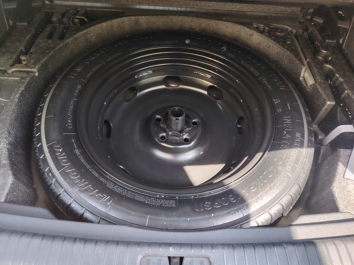 Car image 29