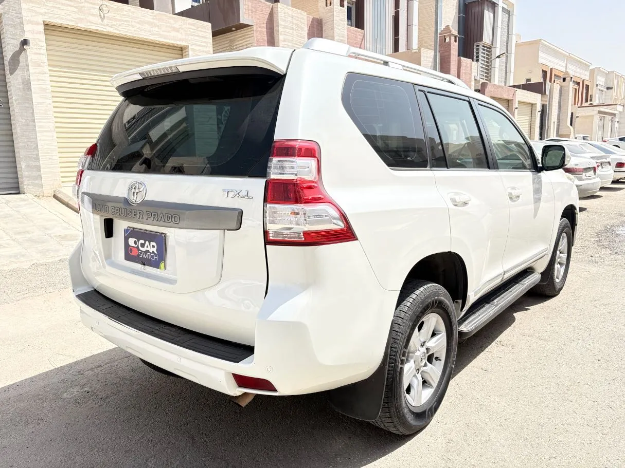 Car image 5