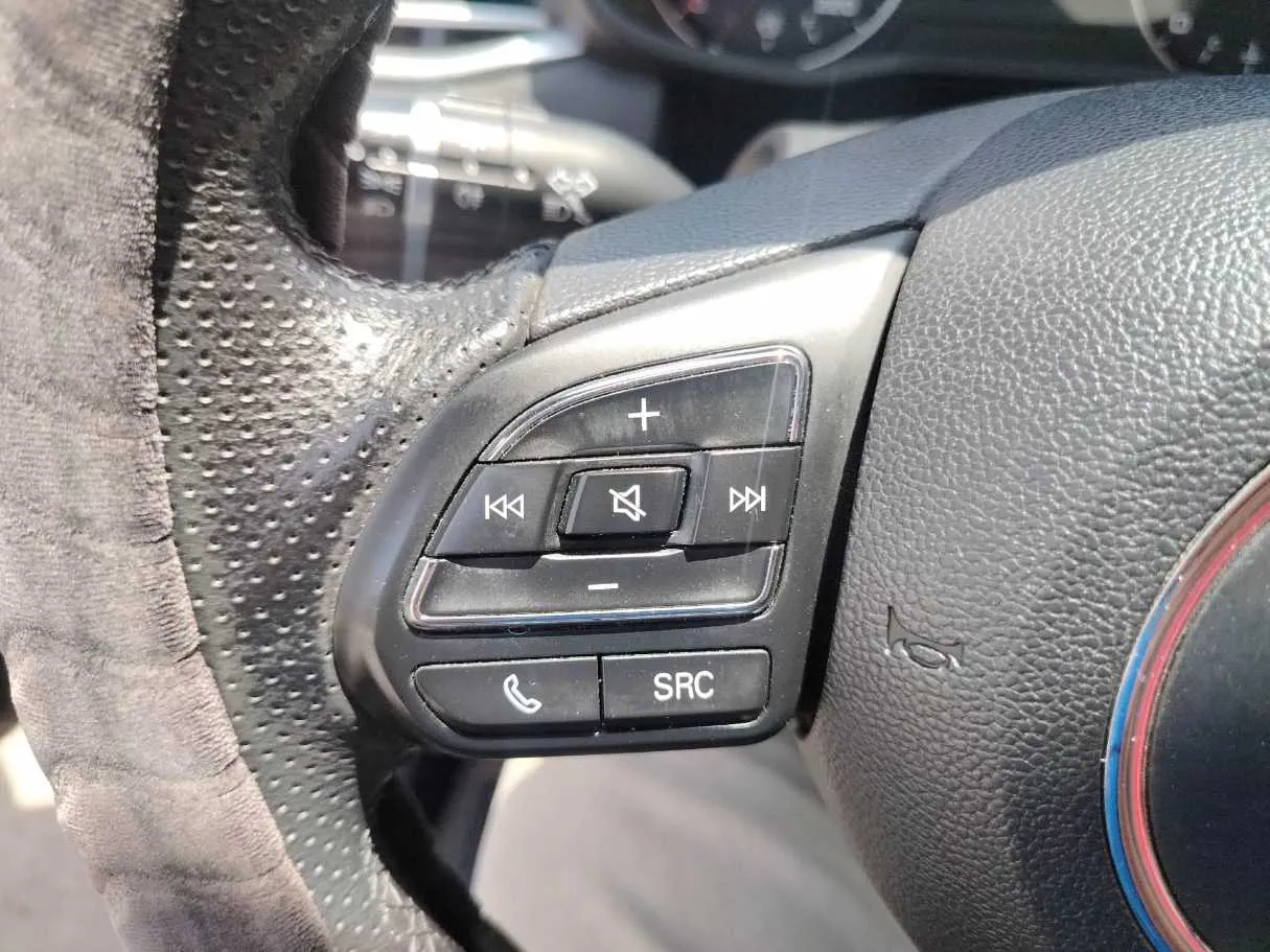 Car image 38