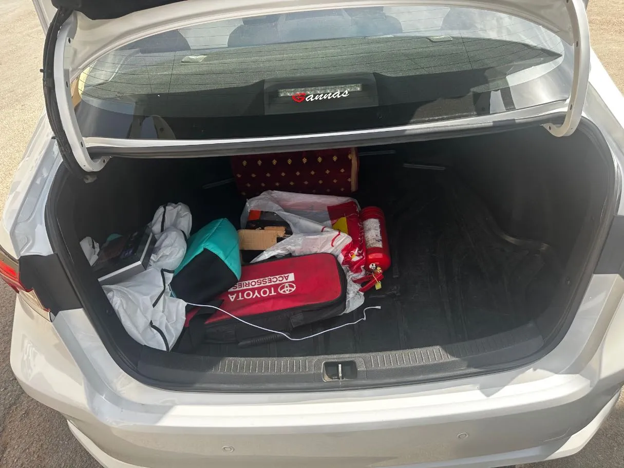 Car image 21