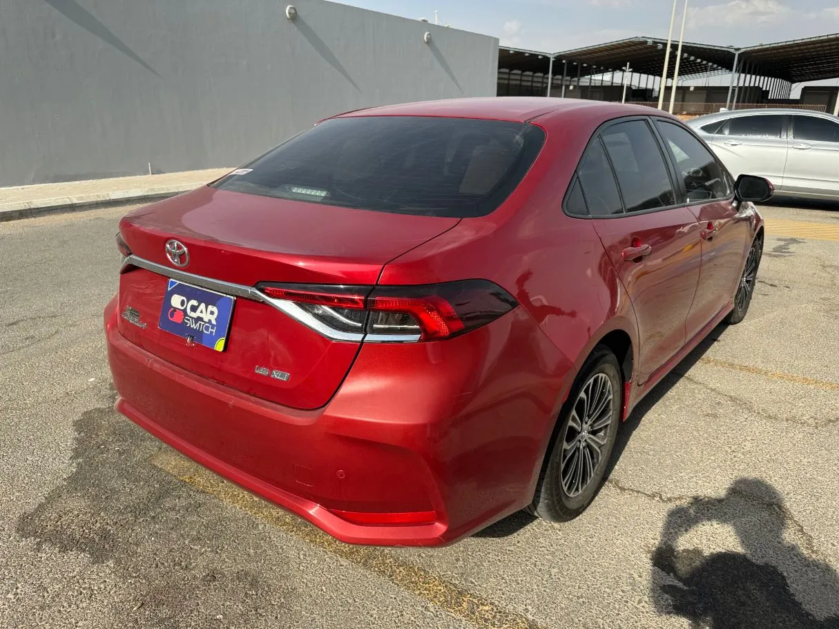 Car image 5