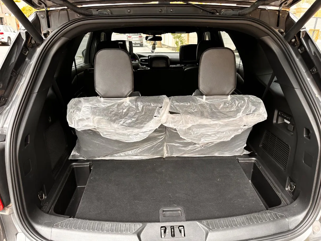 Car image 26