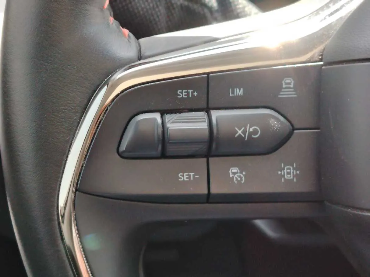 Car image 28