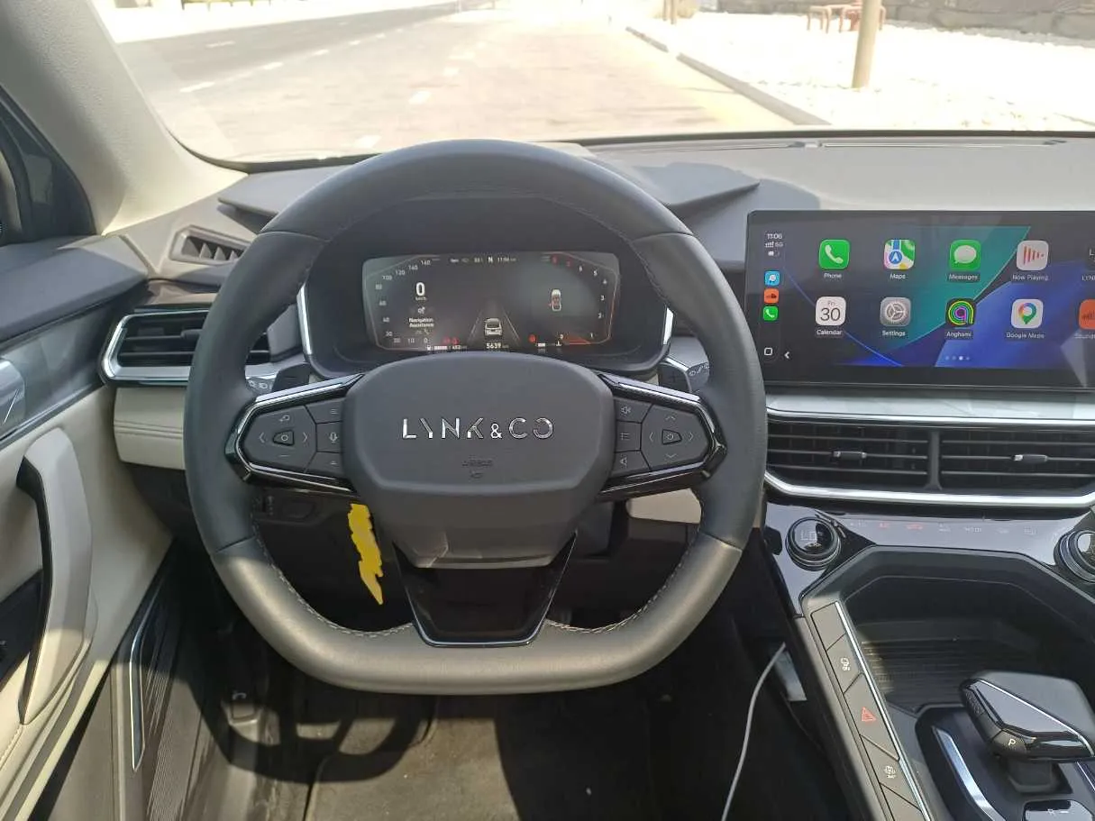 Car image 17