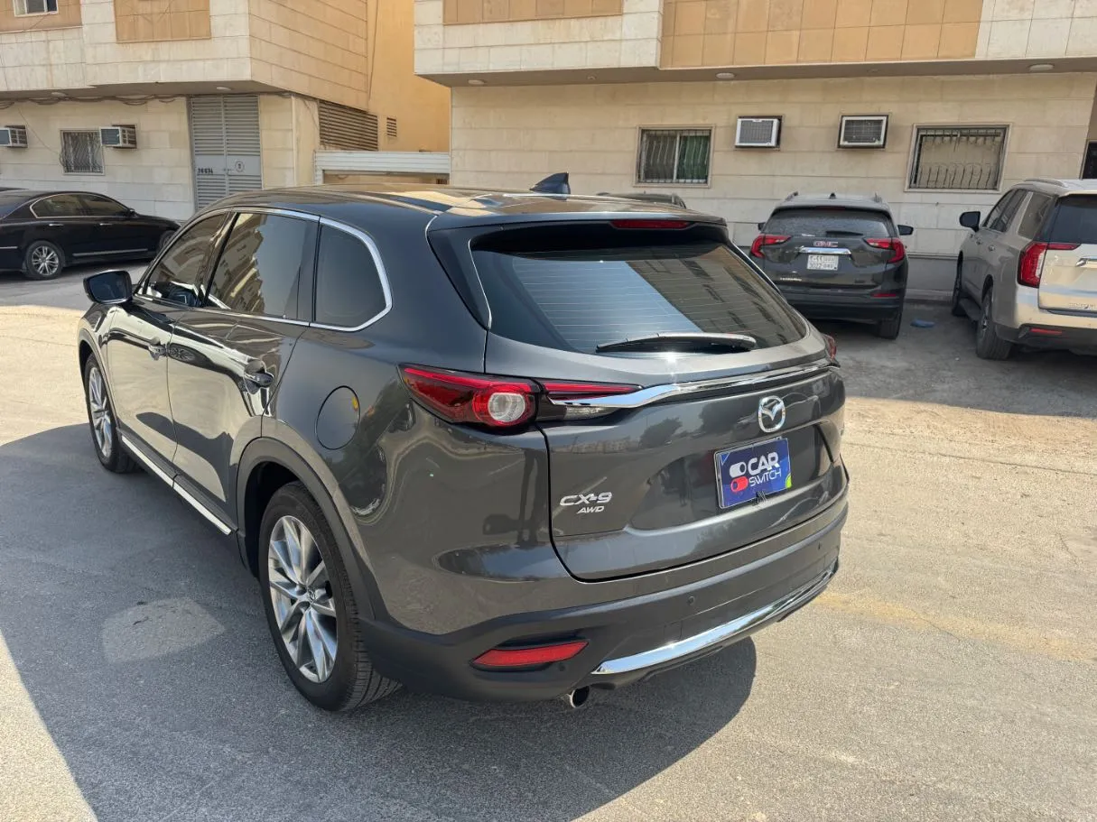 Car image 7