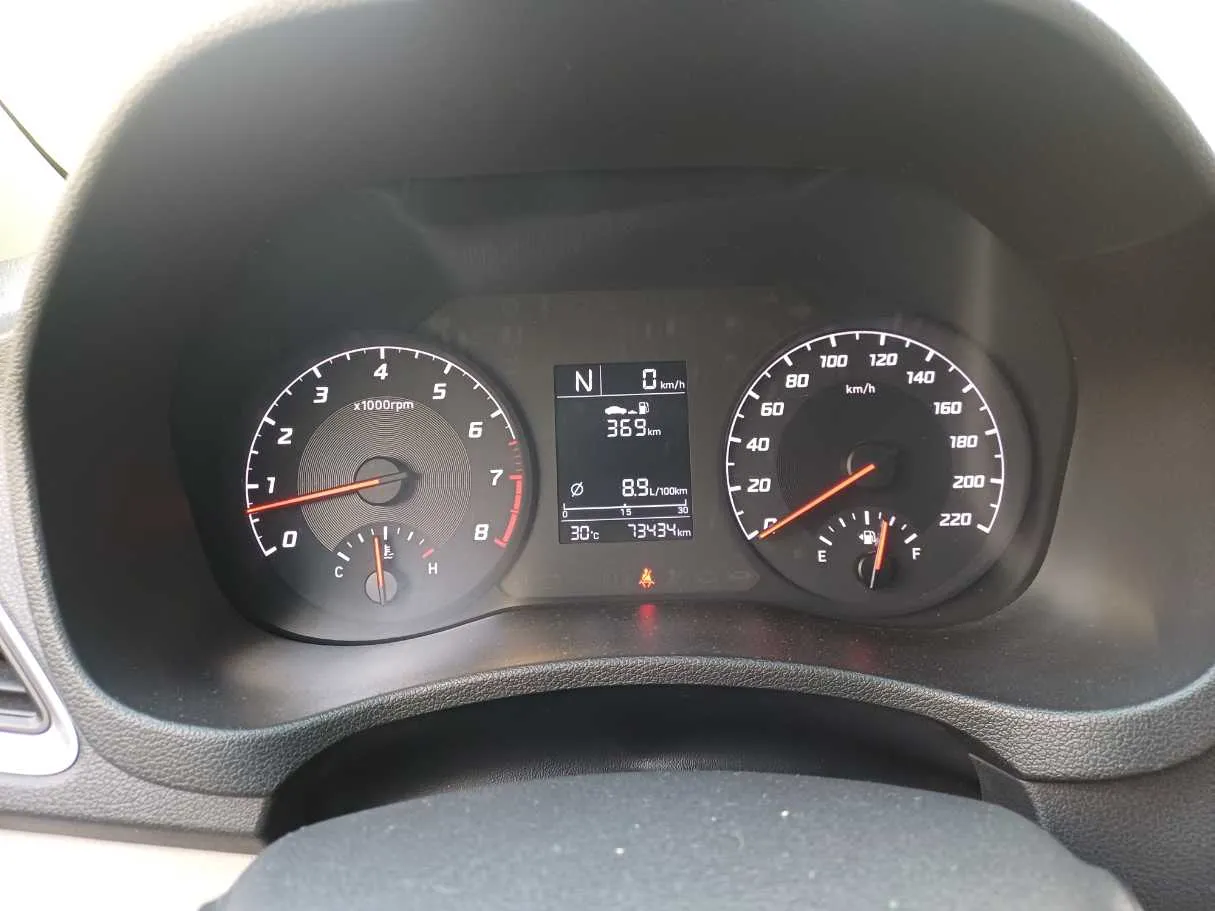 Car image 19
