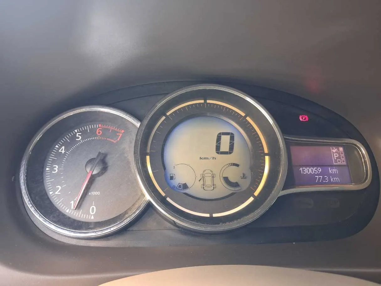 Car image 19