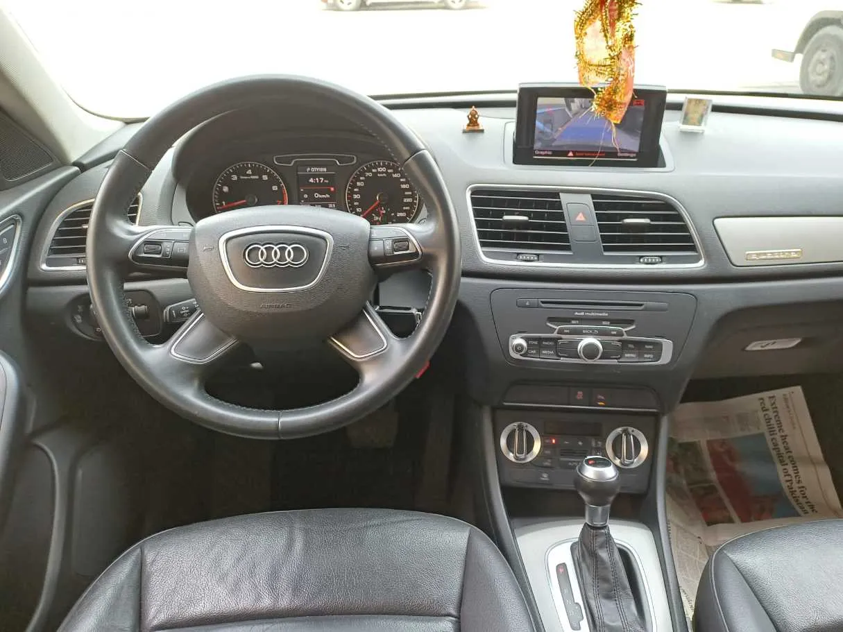 Car image 17