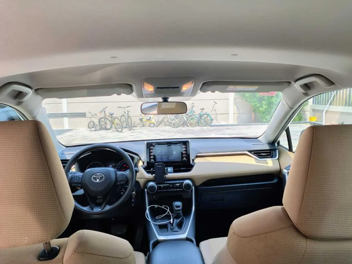 Car image 8