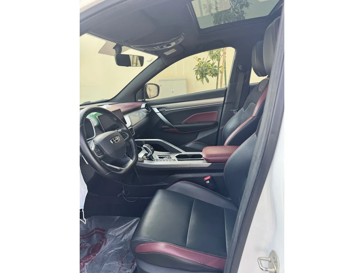 Car image 11