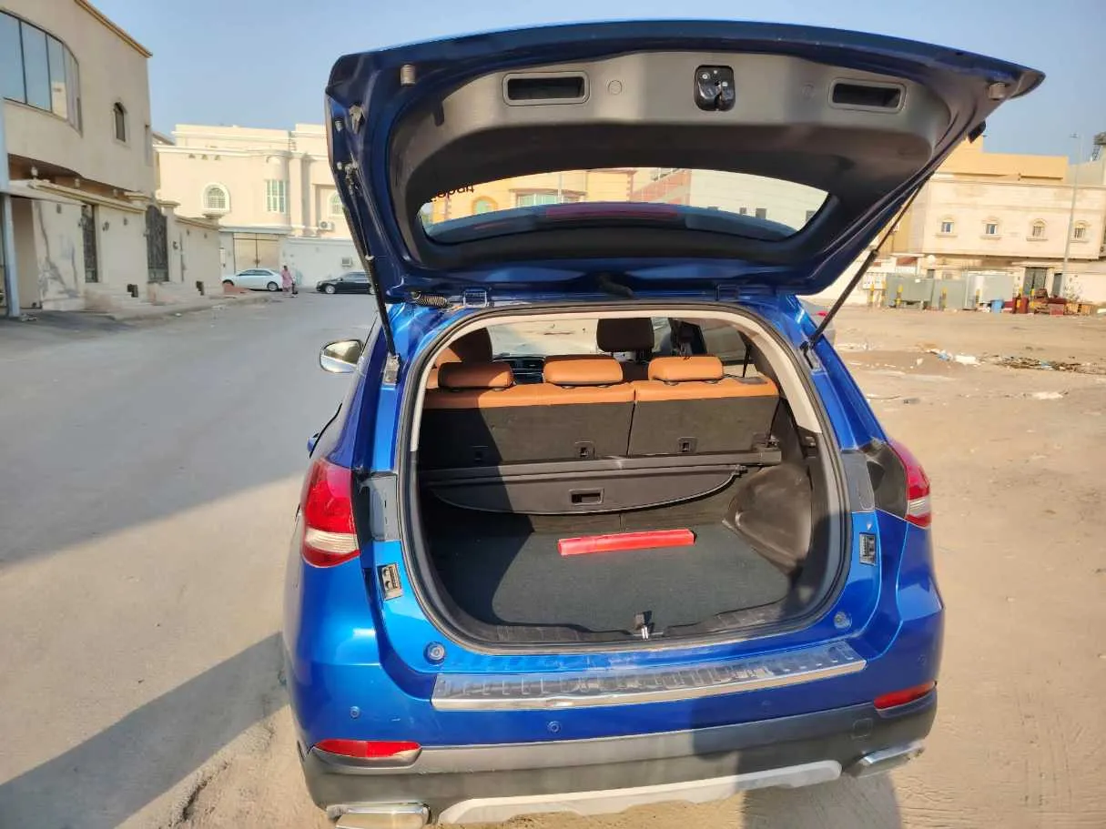 Car image 29