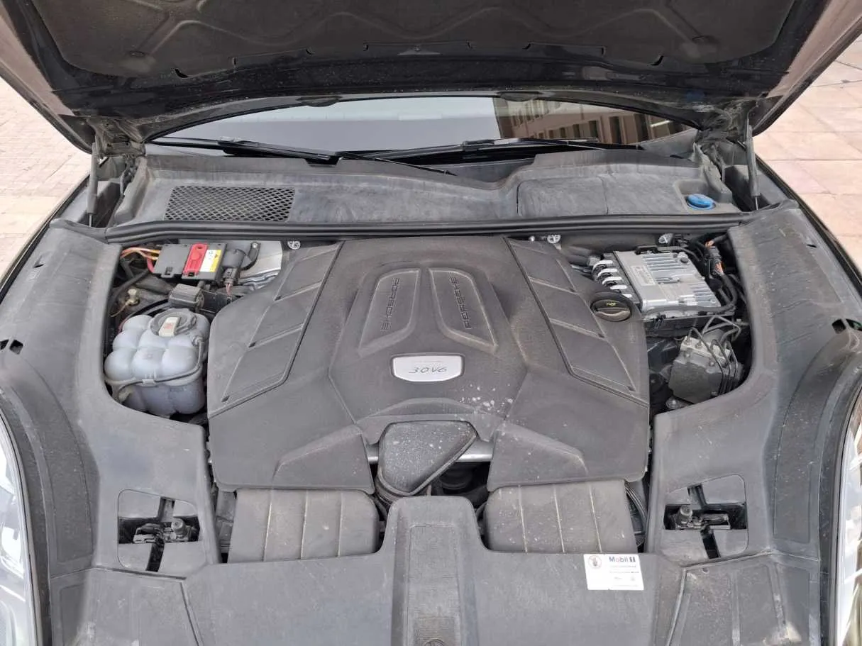 Car image 21