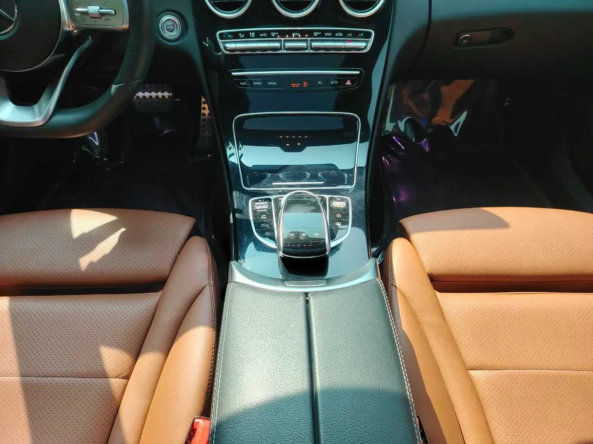 Car image 23