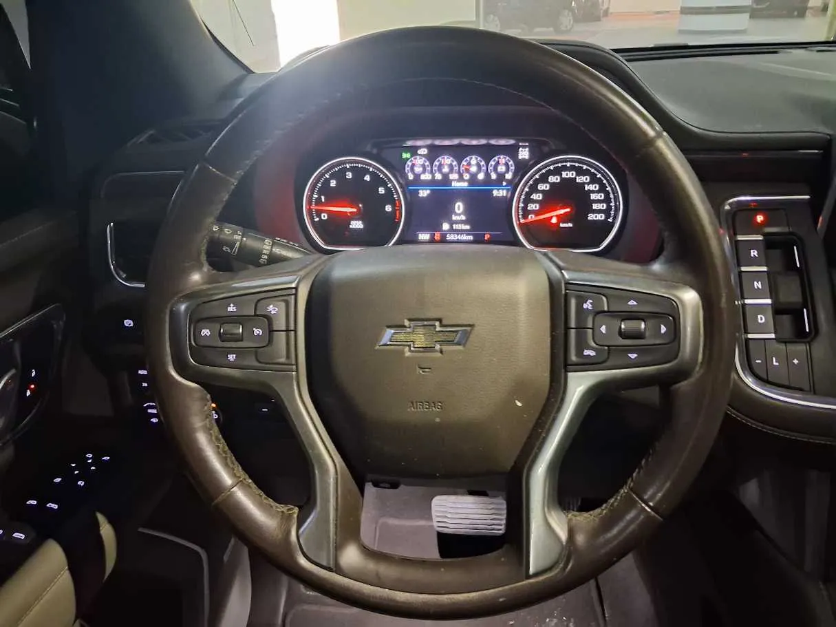 Car image 16
