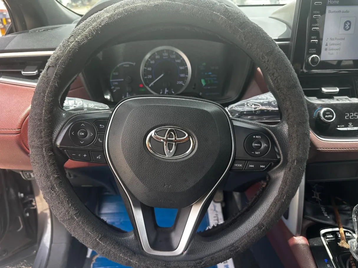 Car image 19