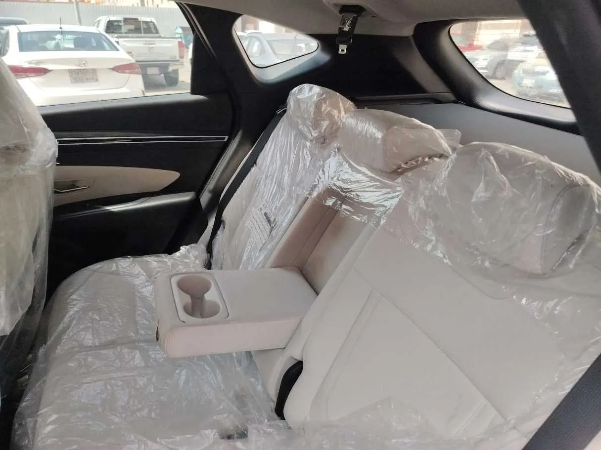 Car image 20