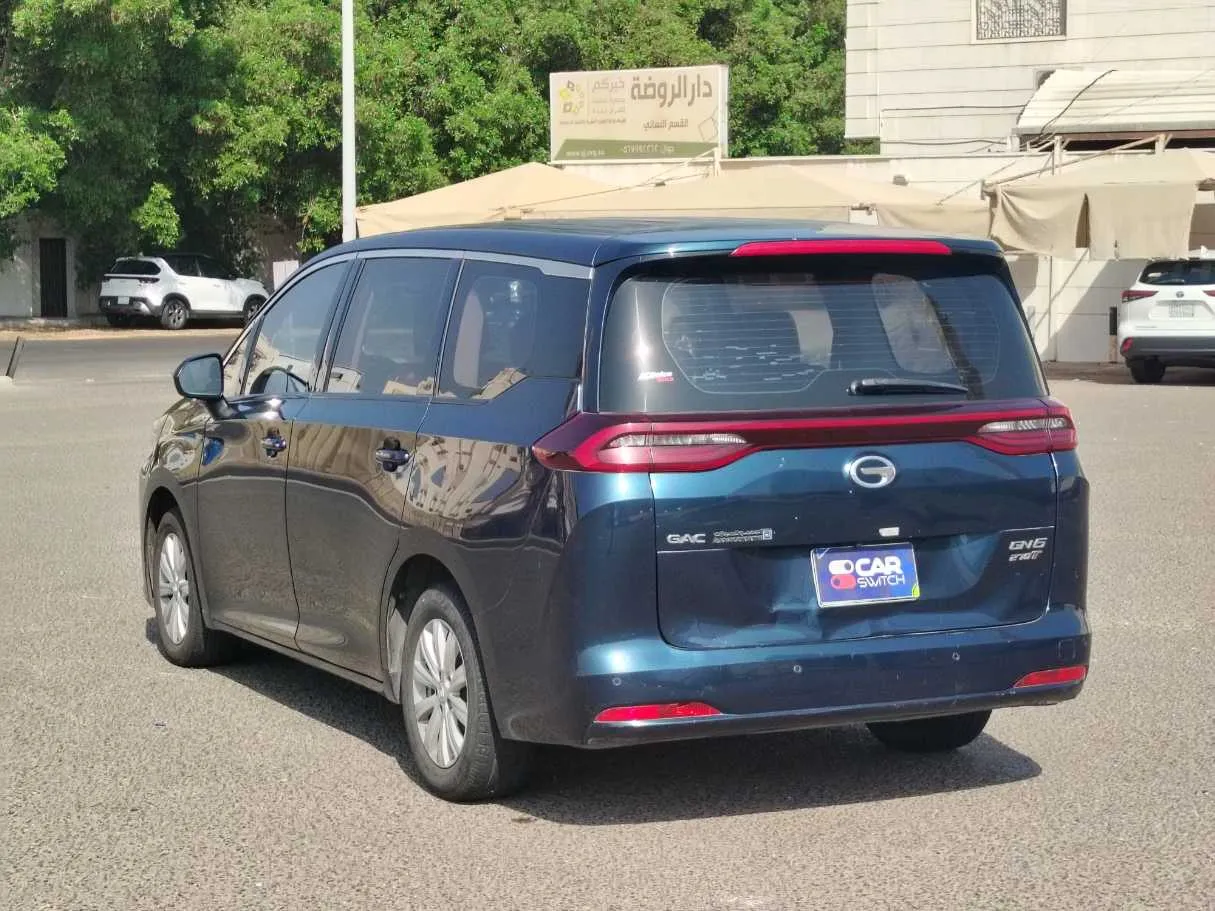 Car image 7