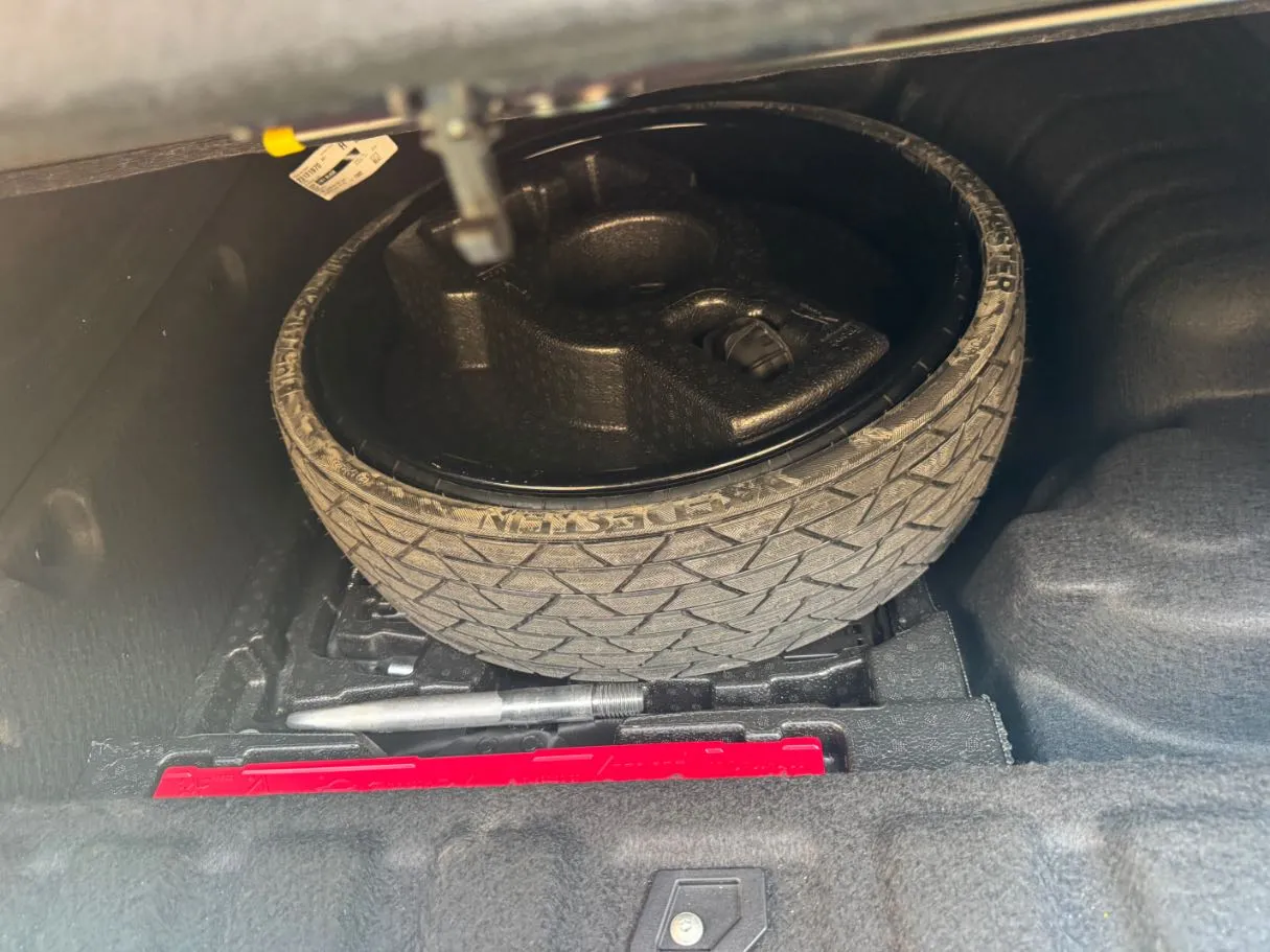 Car image 23