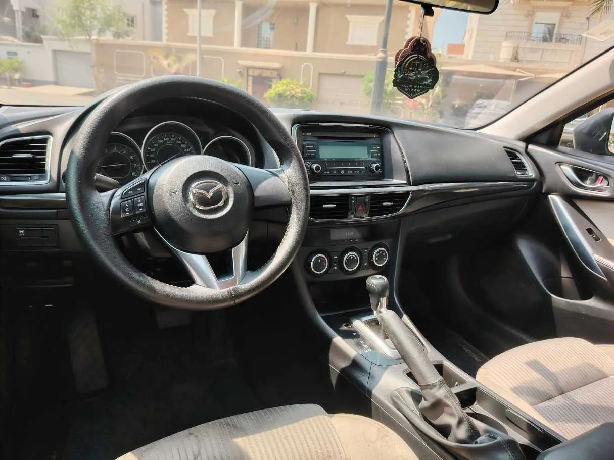 Car image 25