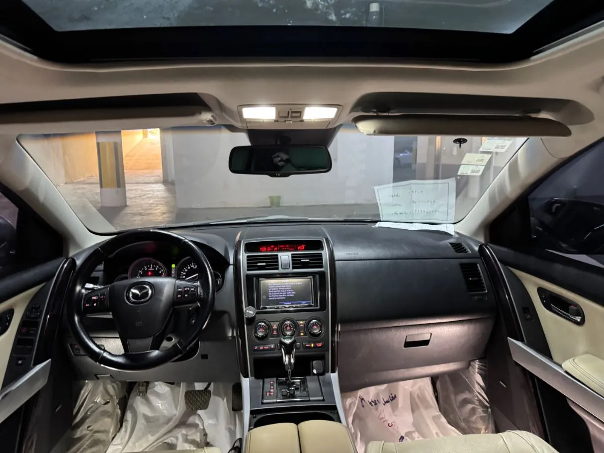 Car image 14