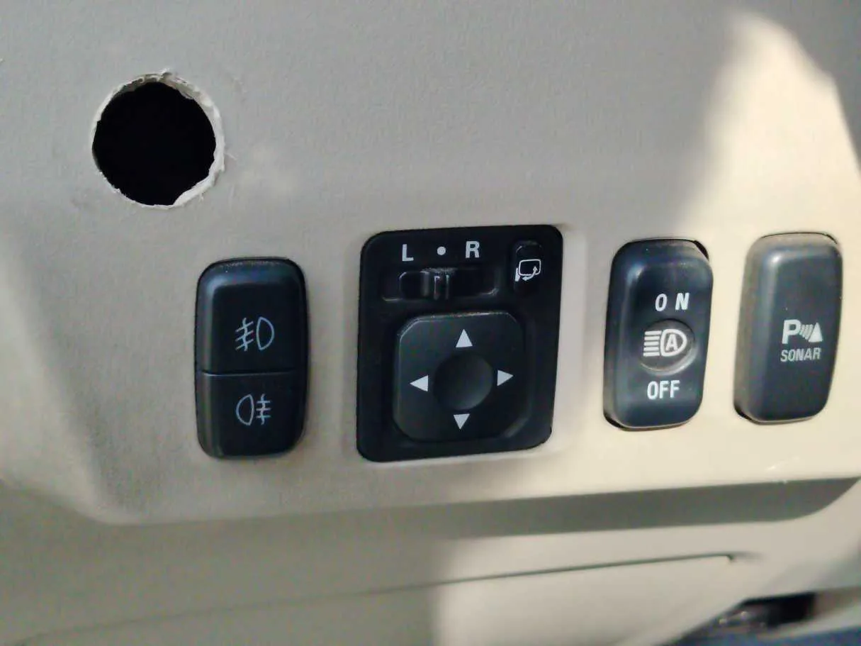 Car image 28