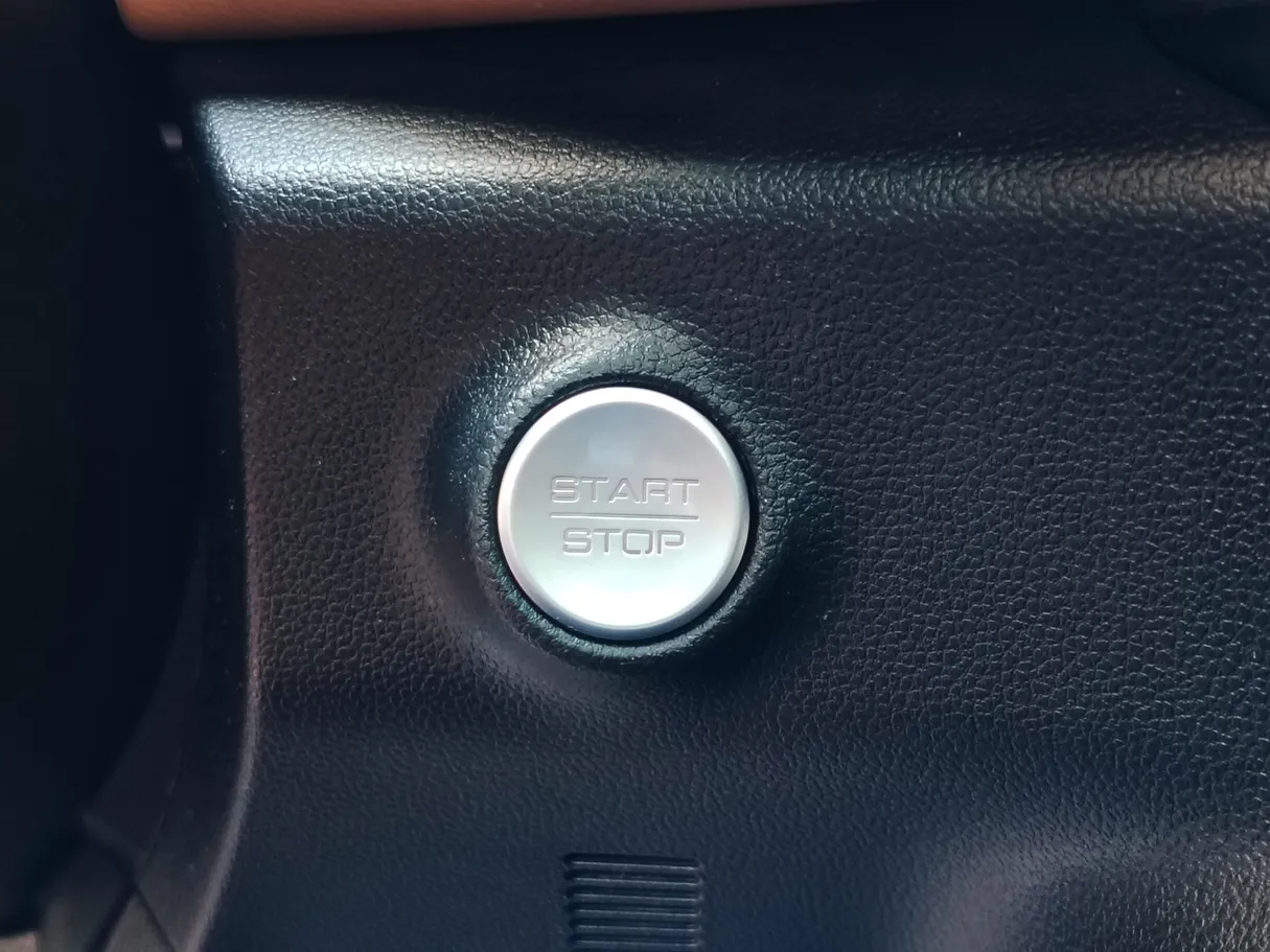 Car image 35