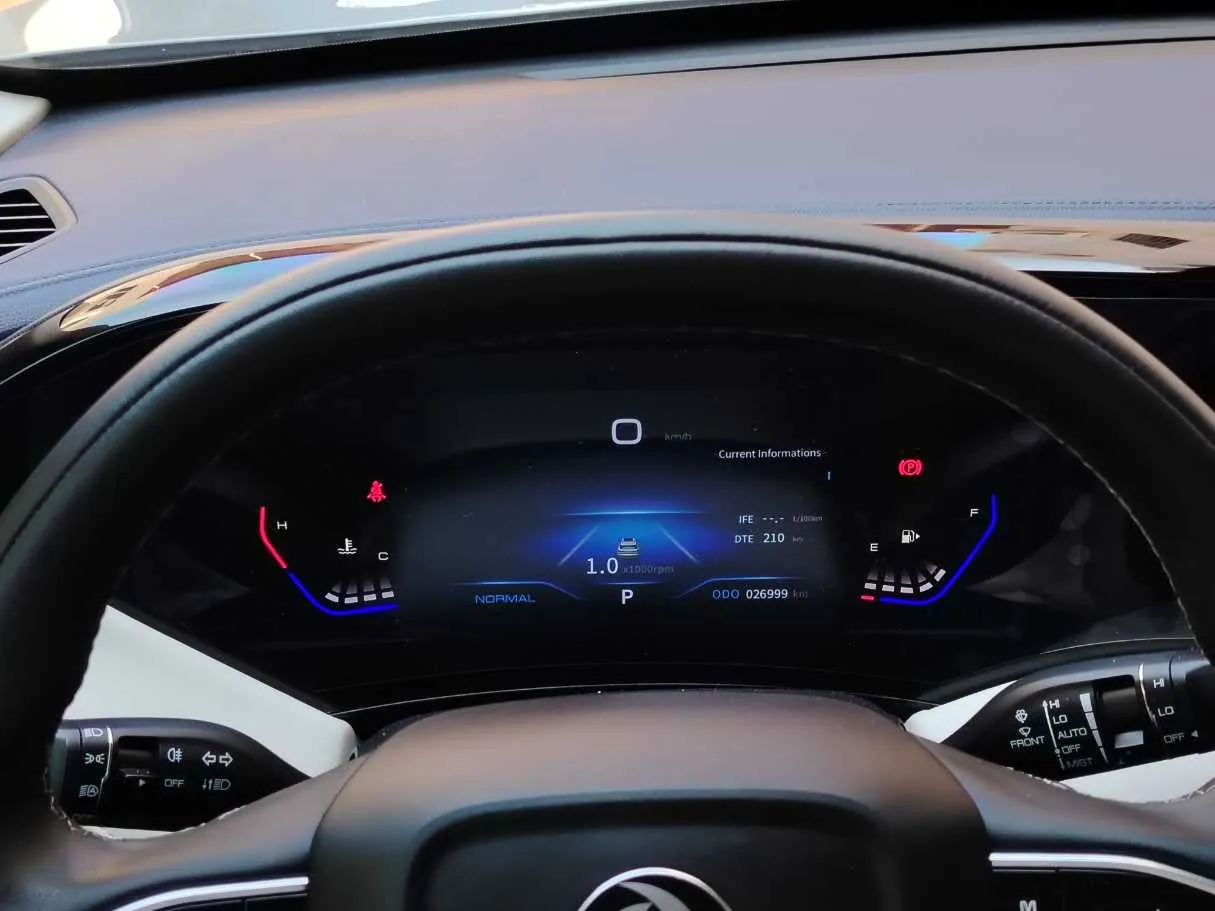 Car image 26