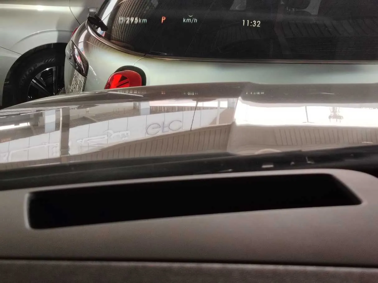 Car image 38