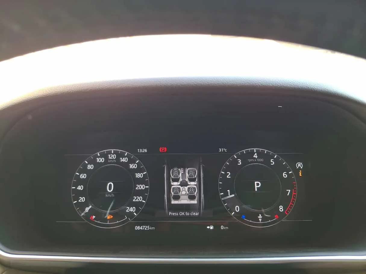Car image 19