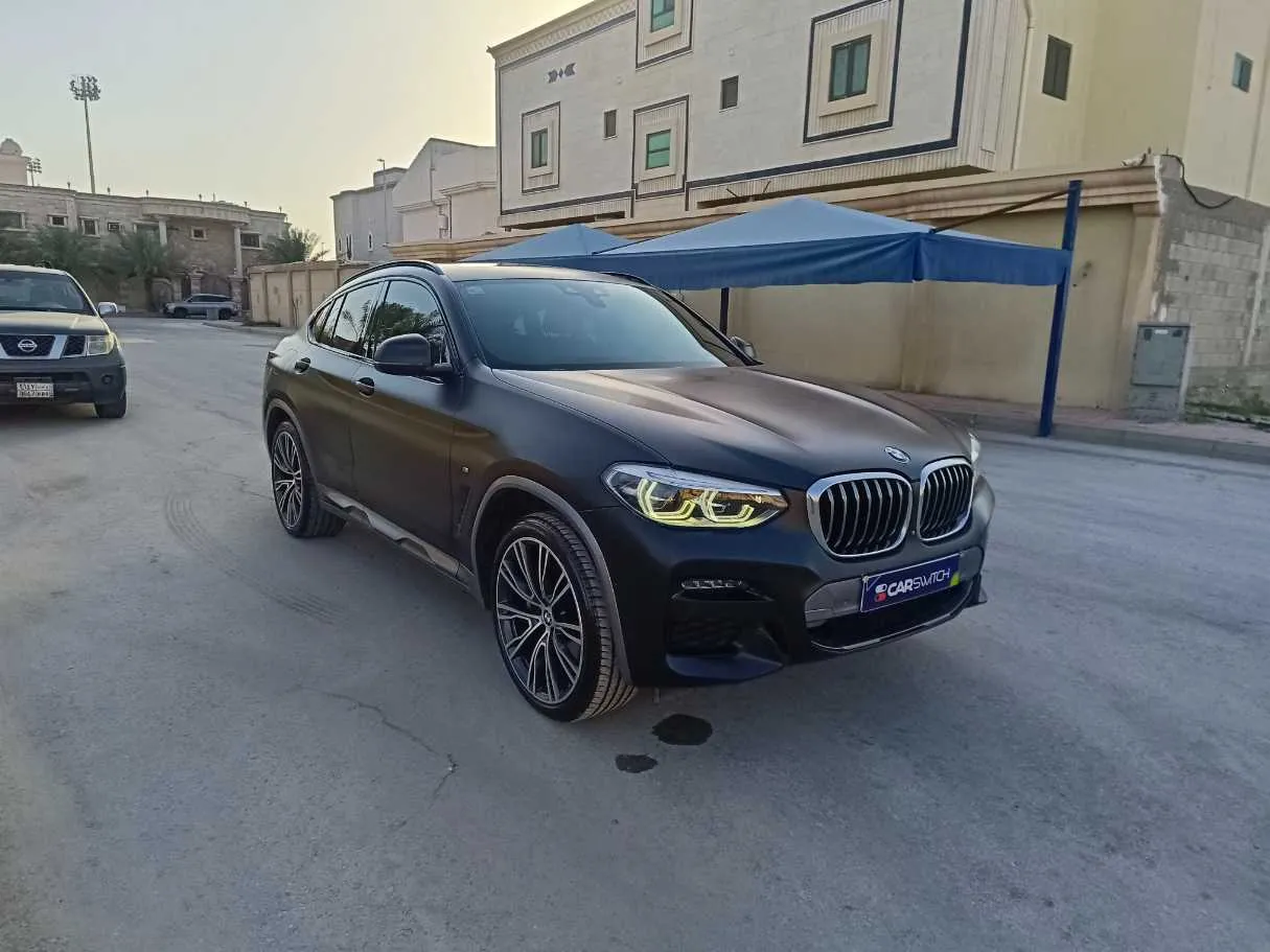 Car image 3