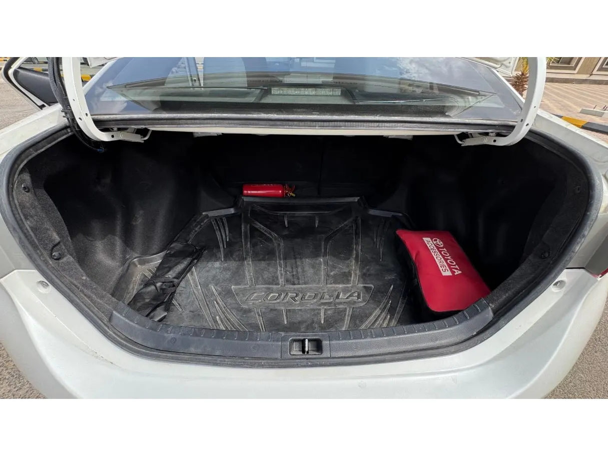 Car image 21