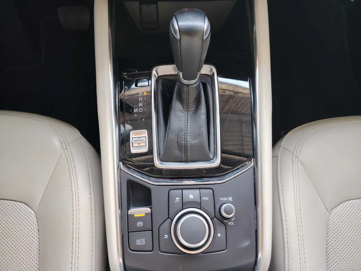 Car image 28