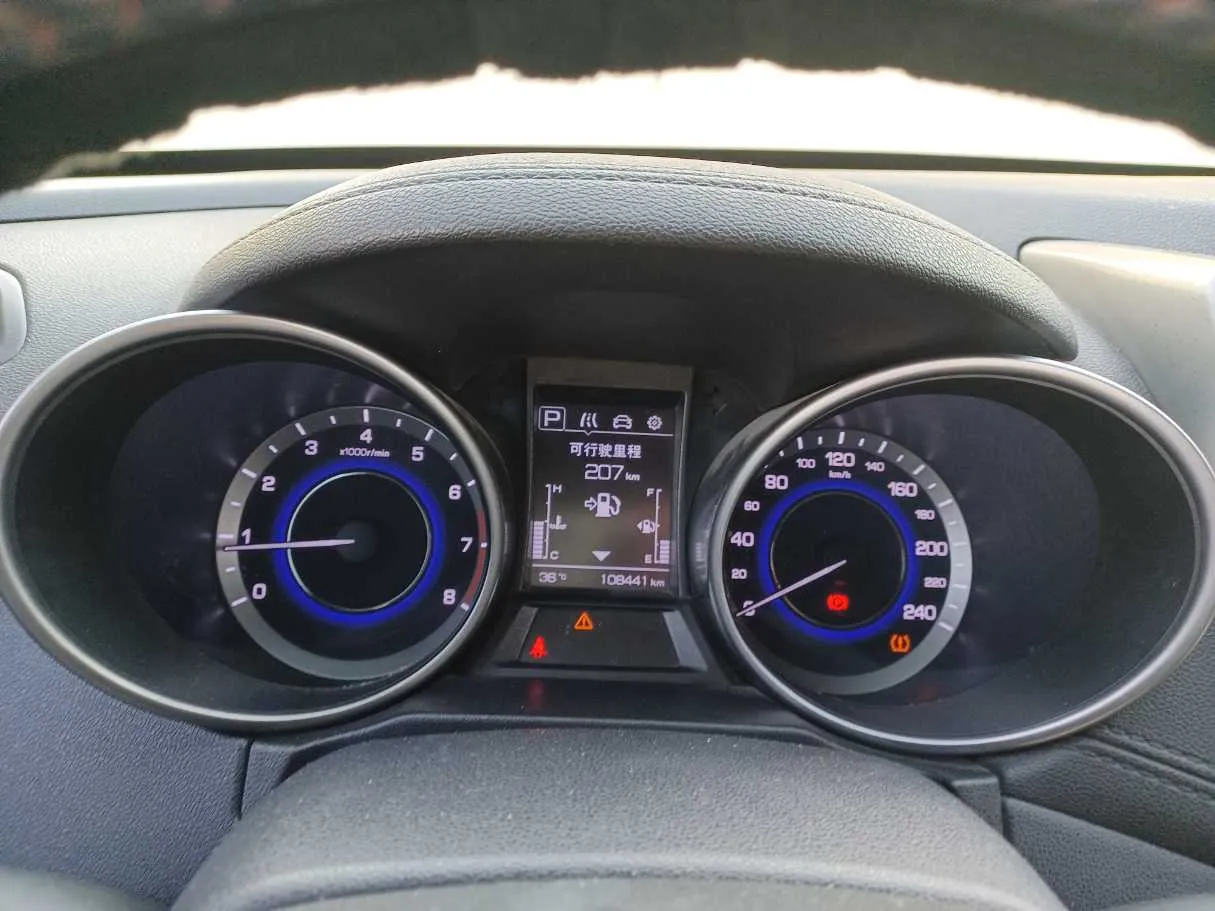 Car image 17