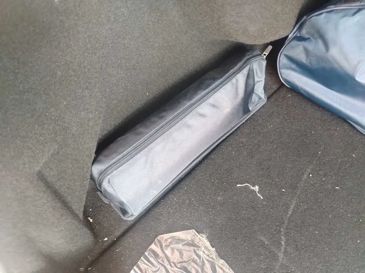 Car image 30
