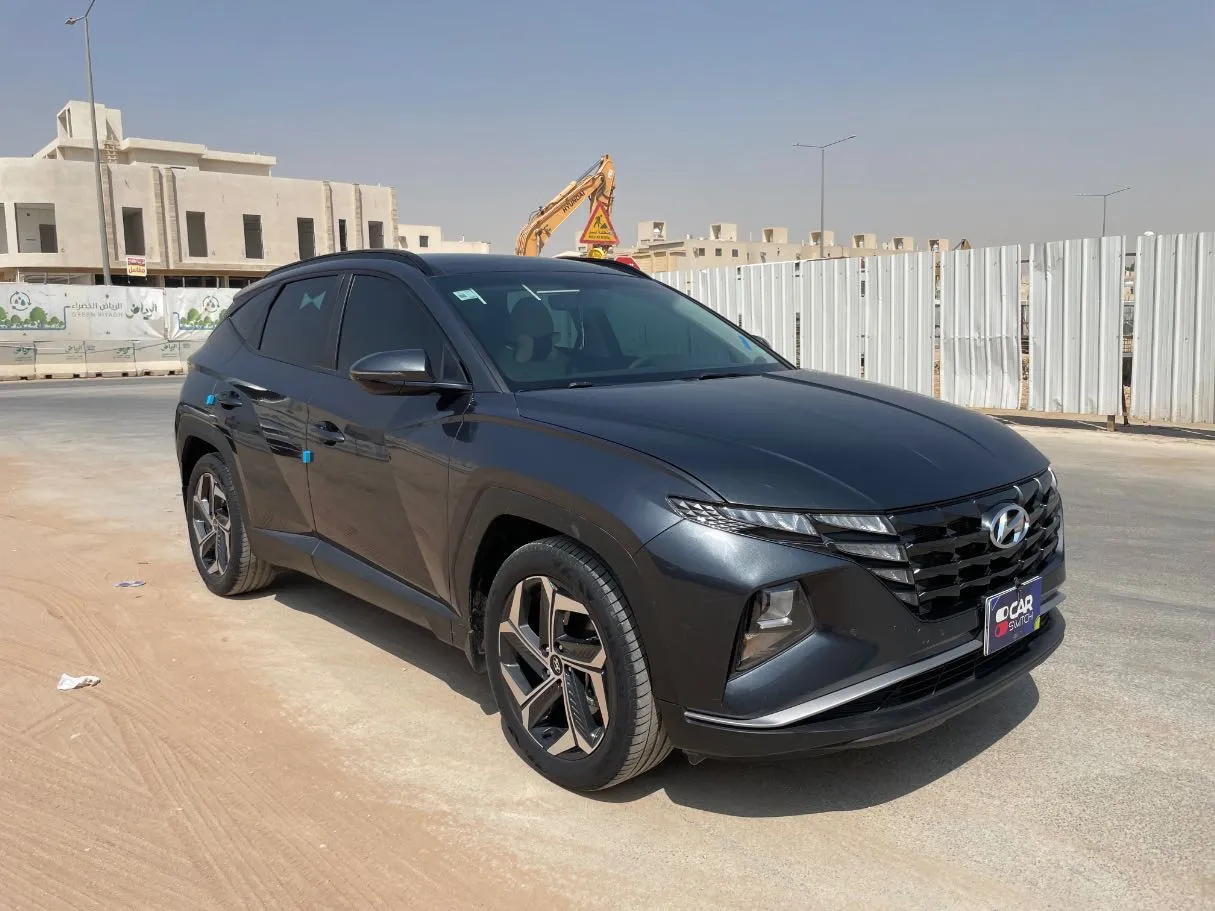Car image 3