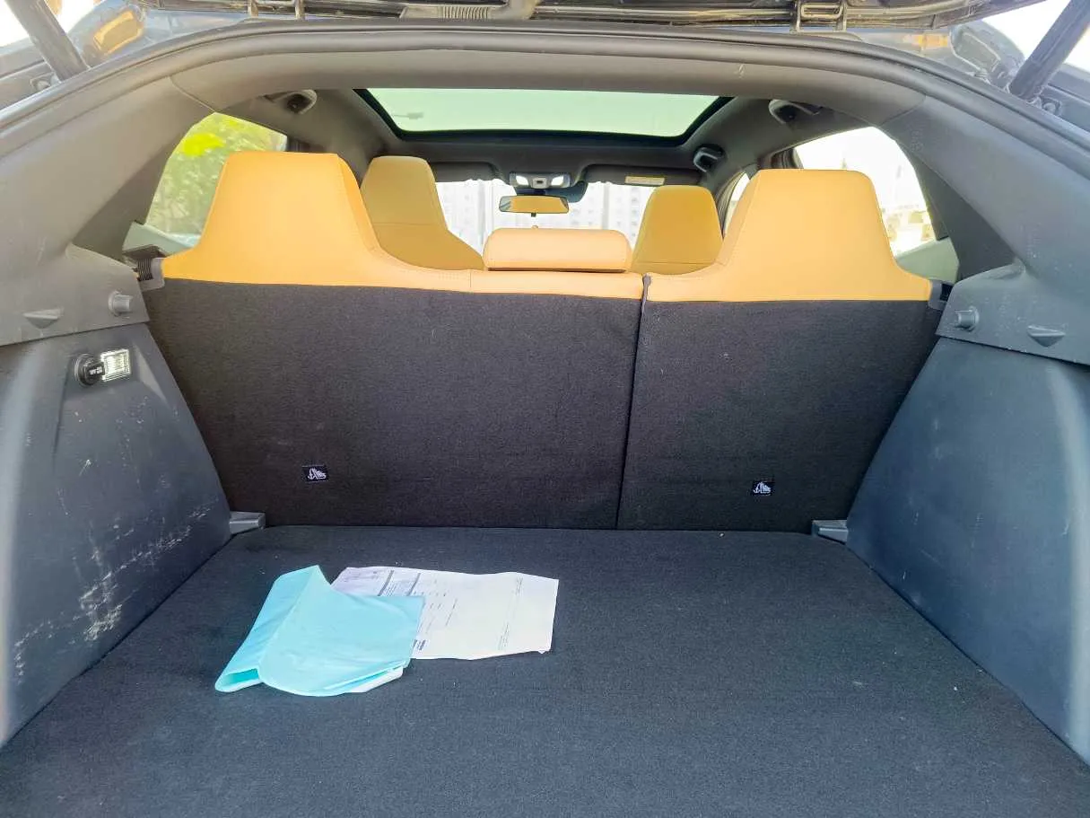 Car image 37