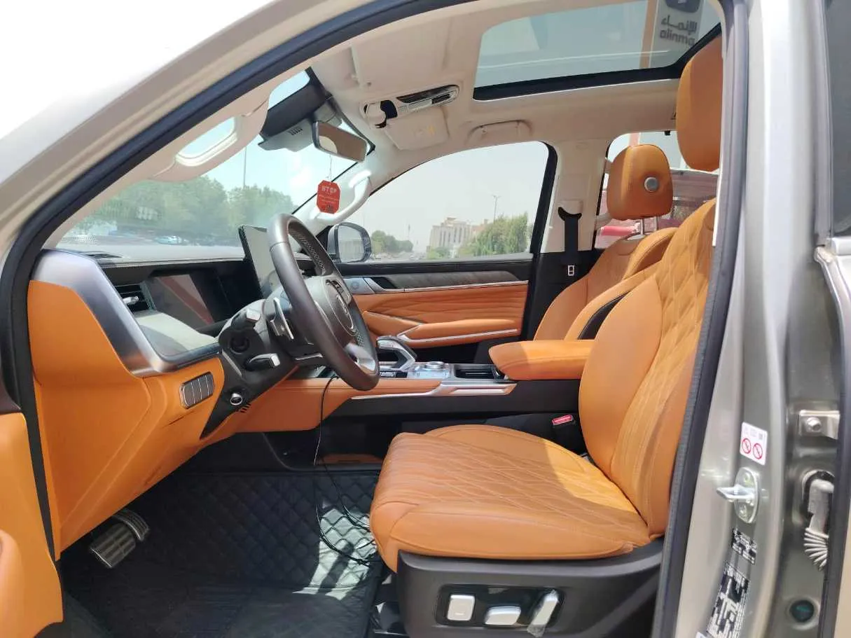 Car image 13